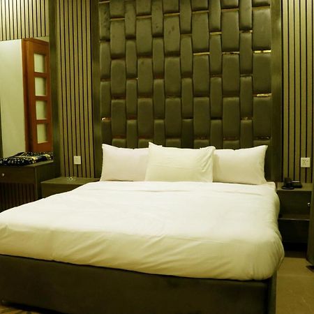 Hayat Grand Guest House 이슬라마바드 외부 사진