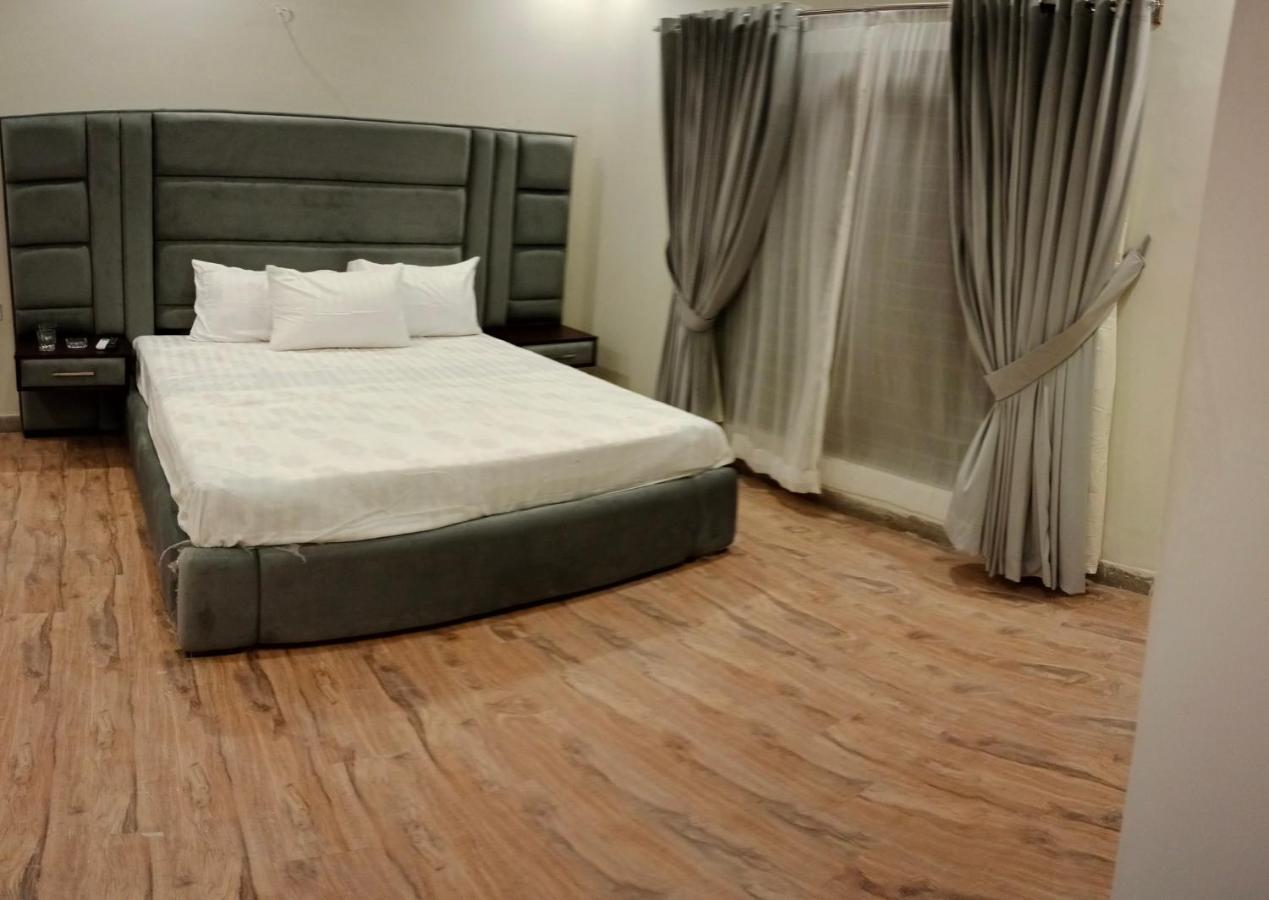 Hayat Grand Guest House 이슬라마바드 외부 사진