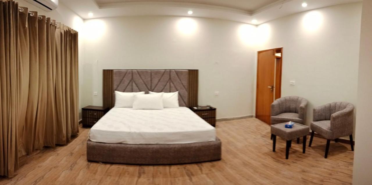 Hayat Grand Guest House 이슬라마바드 외부 사진