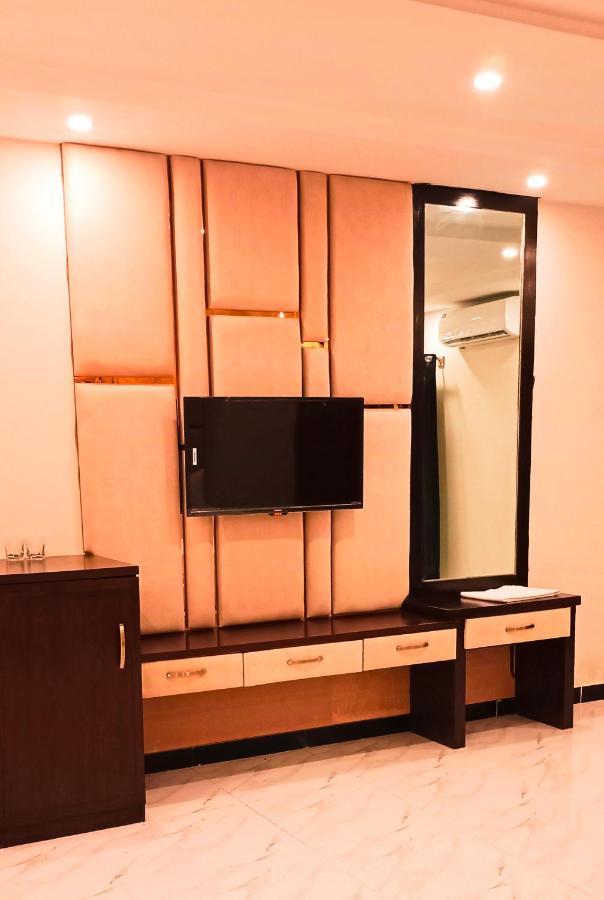 Hayat Grand Guest House 이슬라마바드 외부 사진