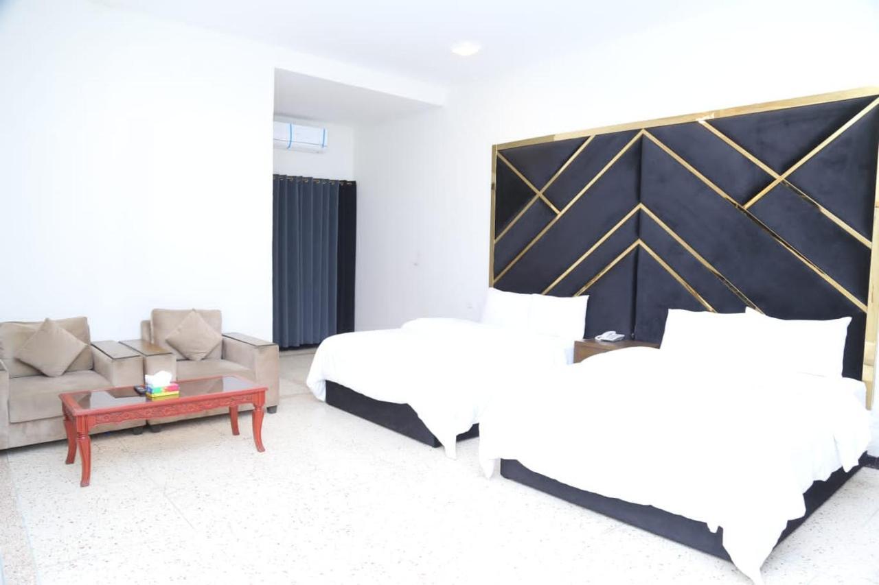 Hayat Grand Guest House 이슬라마바드 외부 사진