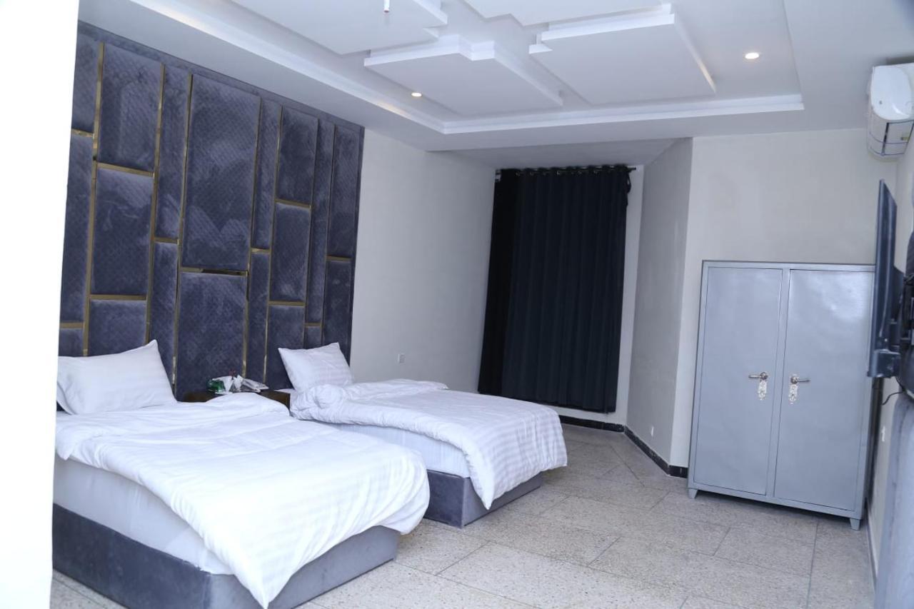 Hayat Grand Guest House 이슬라마바드 외부 사진