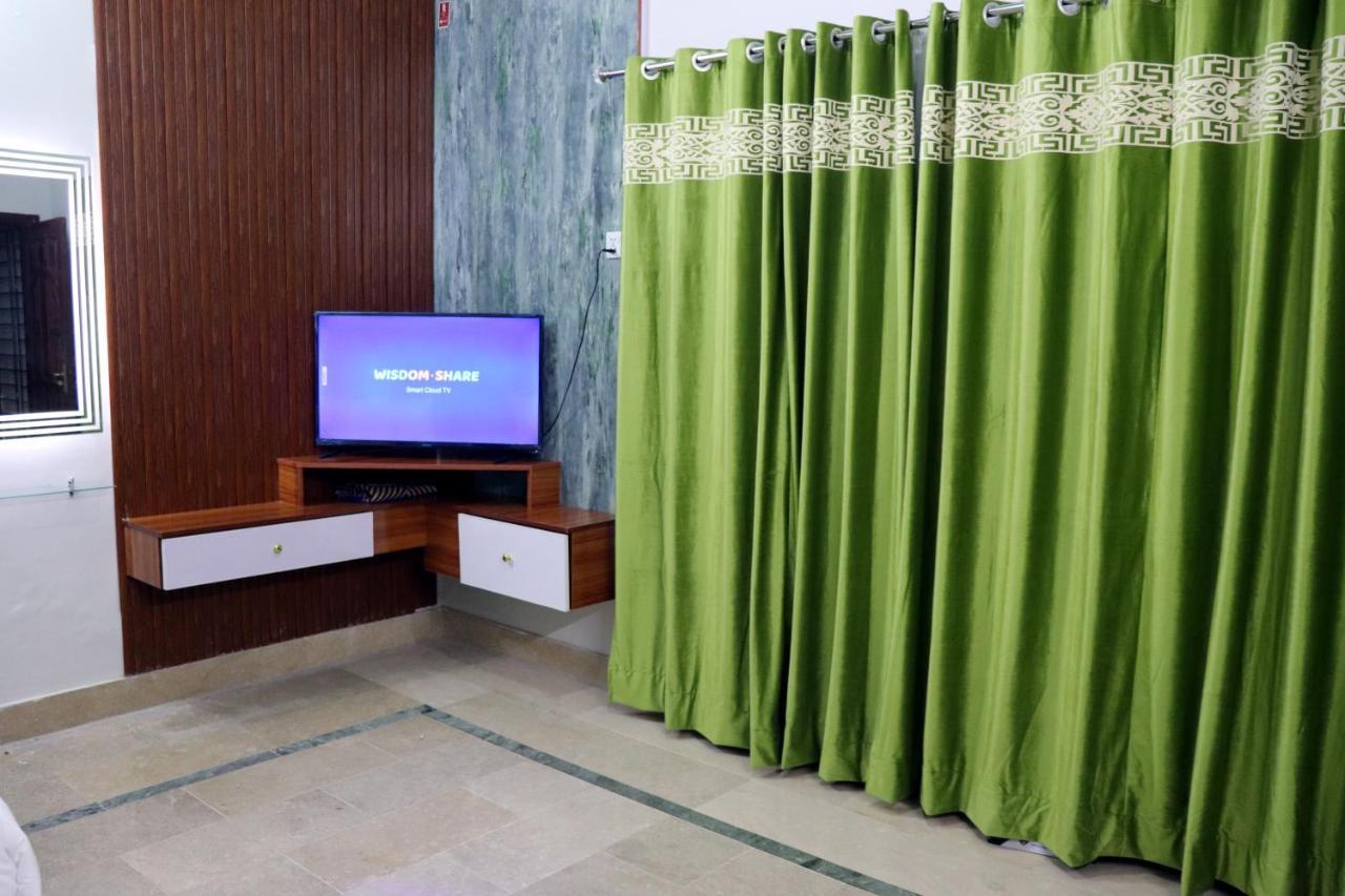 Hayat Grand Guest House 이슬라마바드 외부 사진